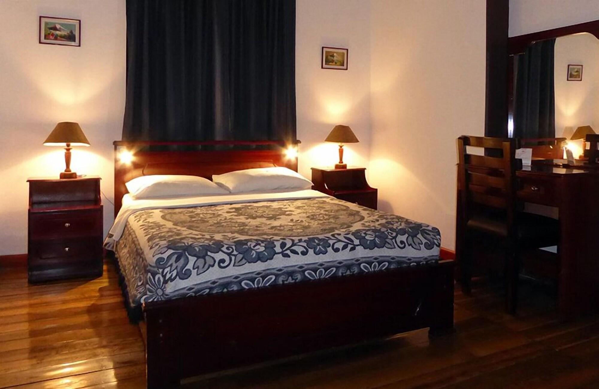 Jhomana Guesthouse Кито Экстерьер фото