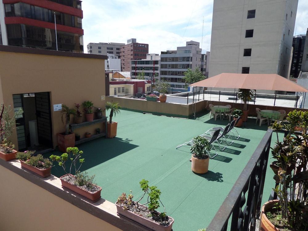 Jhomana Guesthouse Кито Экстерьер фото