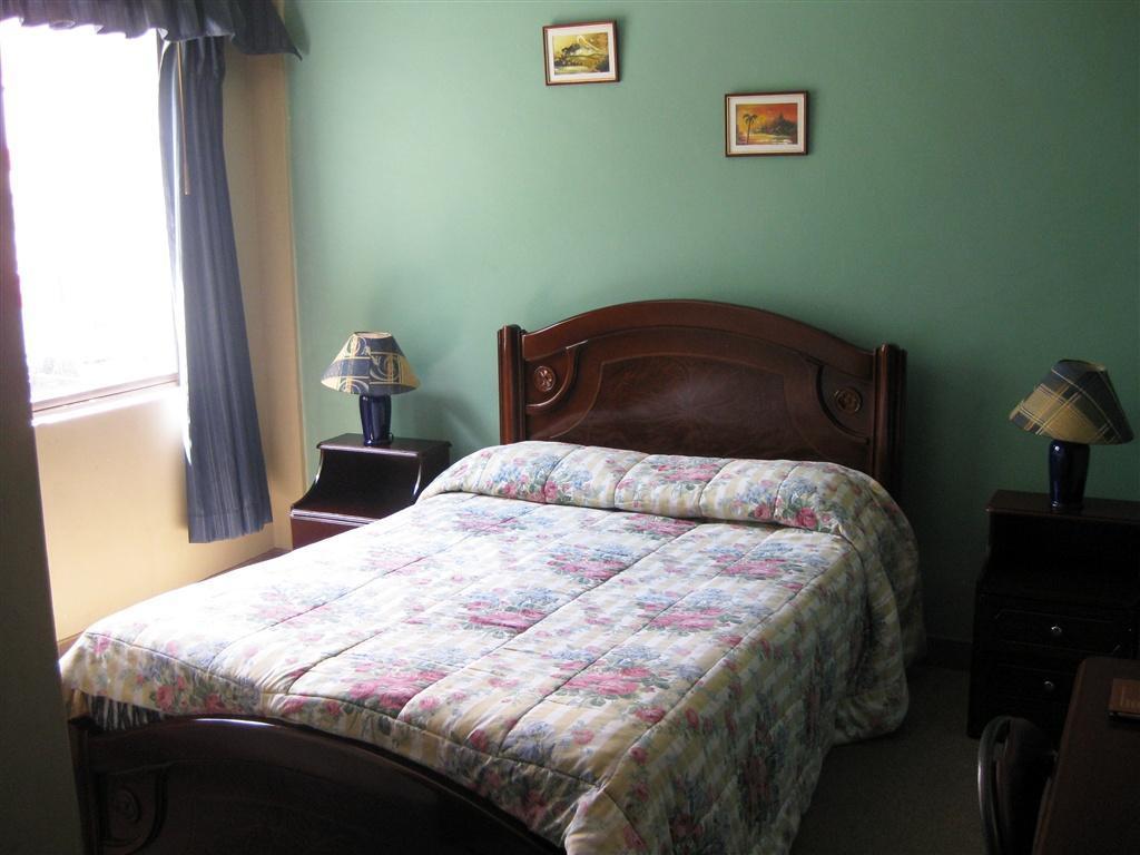 Jhomana Guesthouse Кито Экстерьер фото