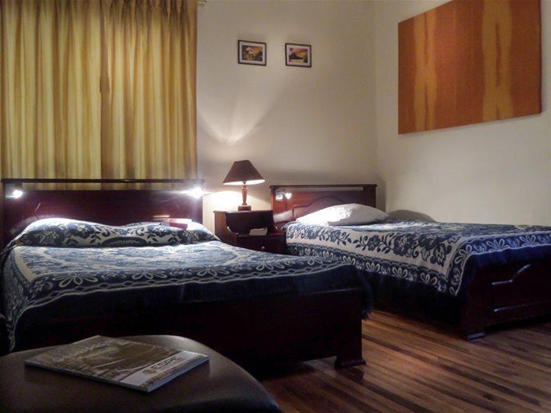 Jhomana Guesthouse Кито Экстерьер фото