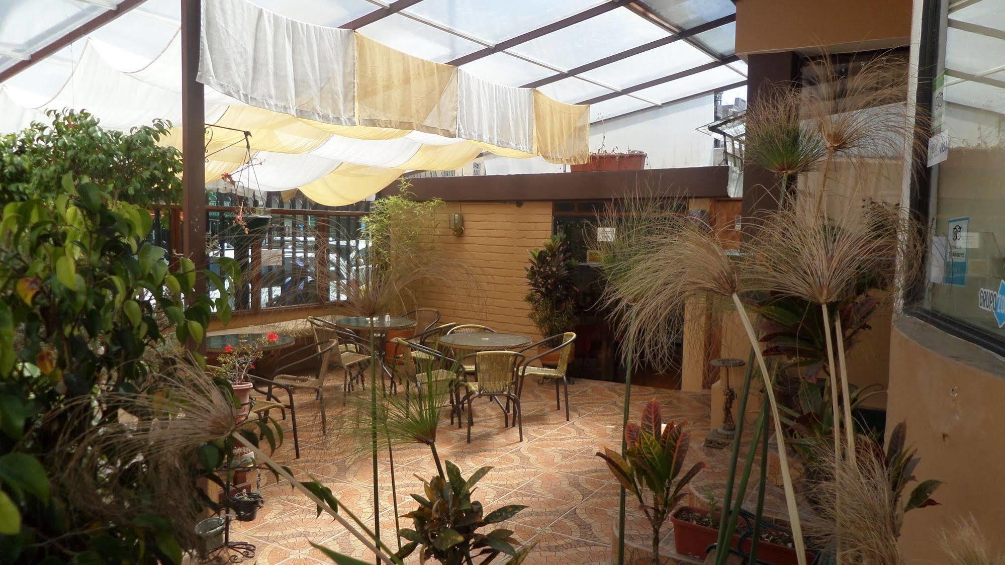 Jhomana Guesthouse Кито Экстерьер фото
