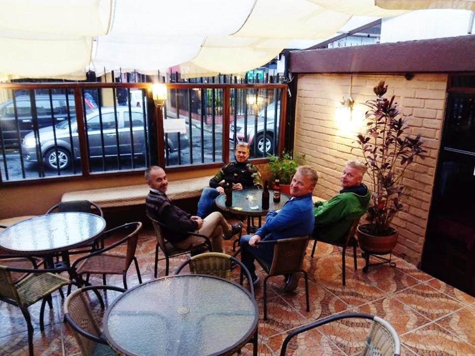 Jhomana Guesthouse Кито Экстерьер фото